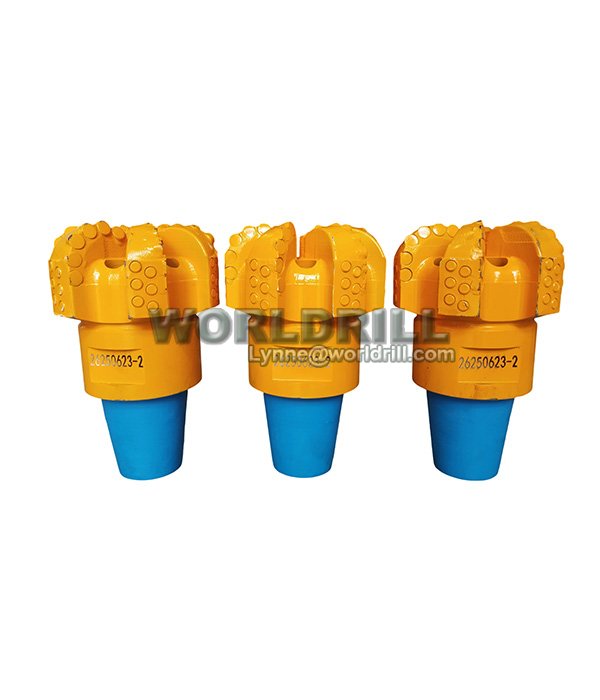 PDC drill bit